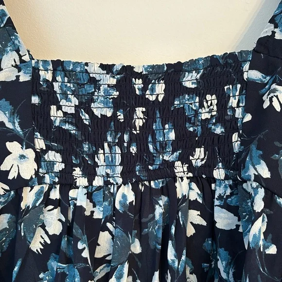 Abercrombie & Fitch Navy Flowy Floral Cropped Blouse Size Small NWT - Picture 7 of 7